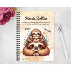 Személyre szabható - Cuki lajhár Apa és két gyerek - Kicsi a rakás mintás füzet