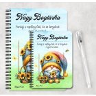 Személyre szabható - Hintázó napraforgós manó mintás A6-os füzet