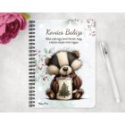 Személyre szabható - Cuki téli borz egy kávéval mintás A6-os füzet