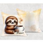 Névvel kérhető - Kávés lajhár és a forró kávé mintás párna
