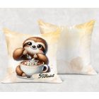 Névvel kérhető - Kávés lajhár egy kis nasival mintás párna