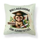 Névvel kérhető Maki mintás párna - 2025 évi Ballagásra