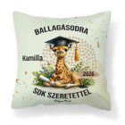 Névvel kérhető Zsiráf mintás párna - 2026 évi Ballagásra