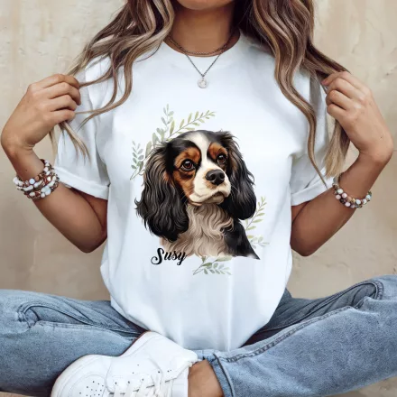 Névvel kérhető - Trikolor Cavalier King Charles spániel portré női póló