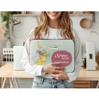 Személyre szabható - Kis kacsa egy vödör virággal mintás rajztartó